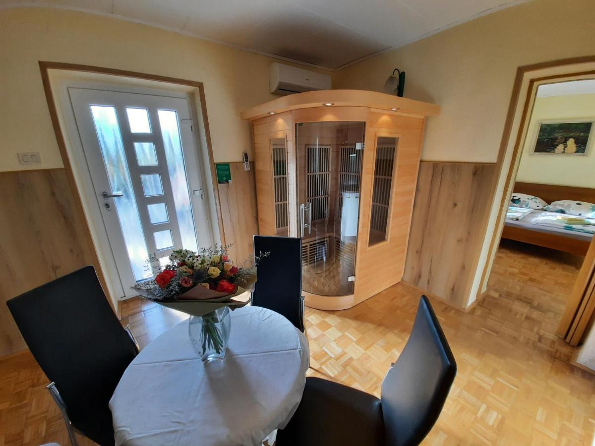 And Zonir With Sauna Appartement